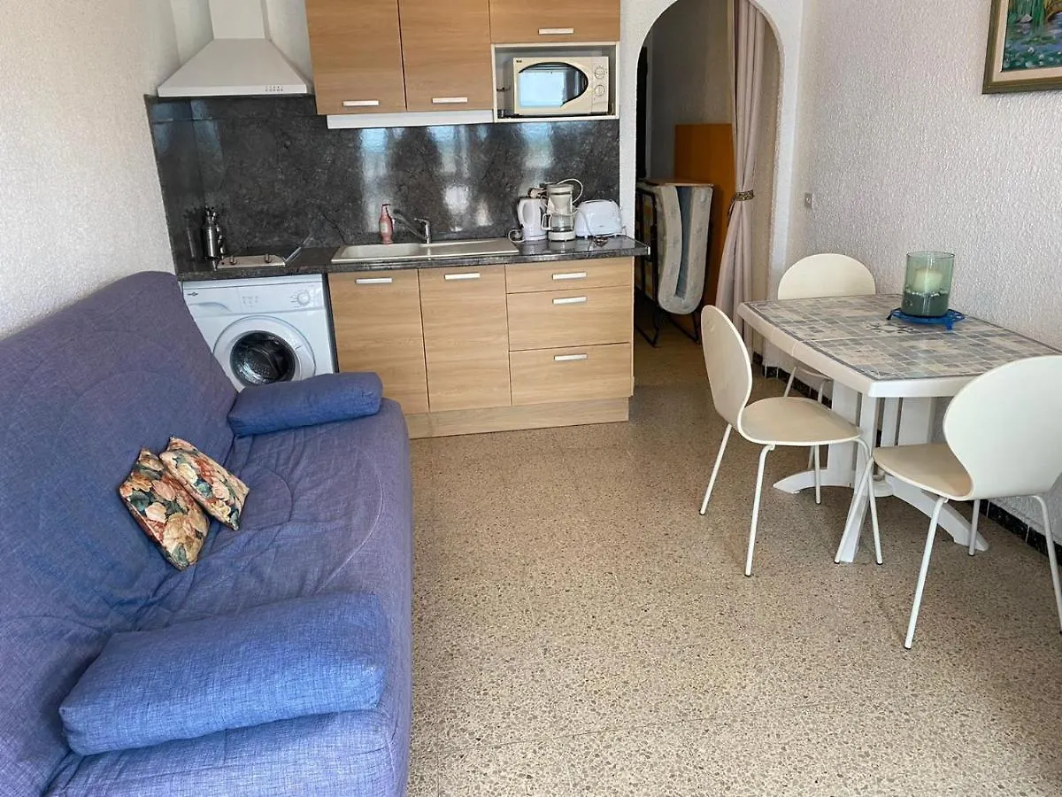 Gloria Crespo Edifici Sylvia Blue Room Empuriabrava